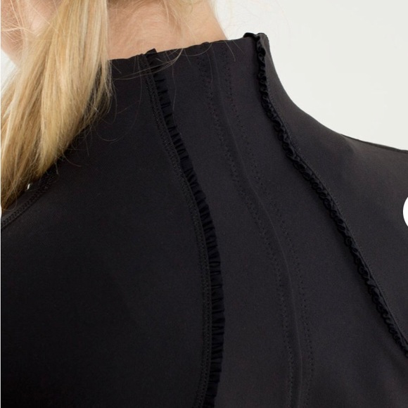 Lululemon Special Edition Forme Jacket “Ruffled Up.” Size 4 - Picture 10 of 12